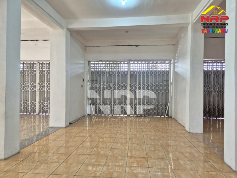 DIJUAL Ruko Ready 3 Ruko Siap Pakai di Benculuk - Banyuwangi  DIJUAL RUKO MURAH BANGET DI BENCULUK CLURING BANYUWANGI DIJUAL/DISEWAKAN Ready 3 Ruko Siap Pakai di Benculuk - Banyuwangi&nbsp;
Peluang usaha di pusat bisnis Benculuk, Dekat dengan pasar benculuk, Dekat dengan NRP BANYUWANGI