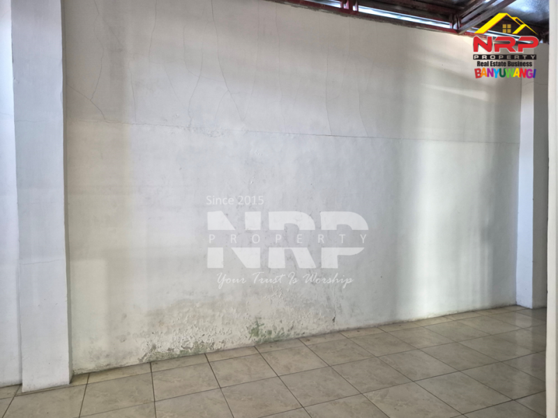 DIJUAL Ruko Ready 3 Ruko Siap Pakai di Benculuk - Banyuwangi  DIJUAL RUKO MURAH BANGET DI BENCULUK CLURING BANYUWANGI DIJUAL/DISEWAKAN Ready 3 Ruko Siap Pakai di Benculuk - Banyuwangi&nbsp;
Peluang usaha di pusat bisnis Benculuk, Dekat dengan pasar benculuk, Dekat dengan NRP BANYUWANGI