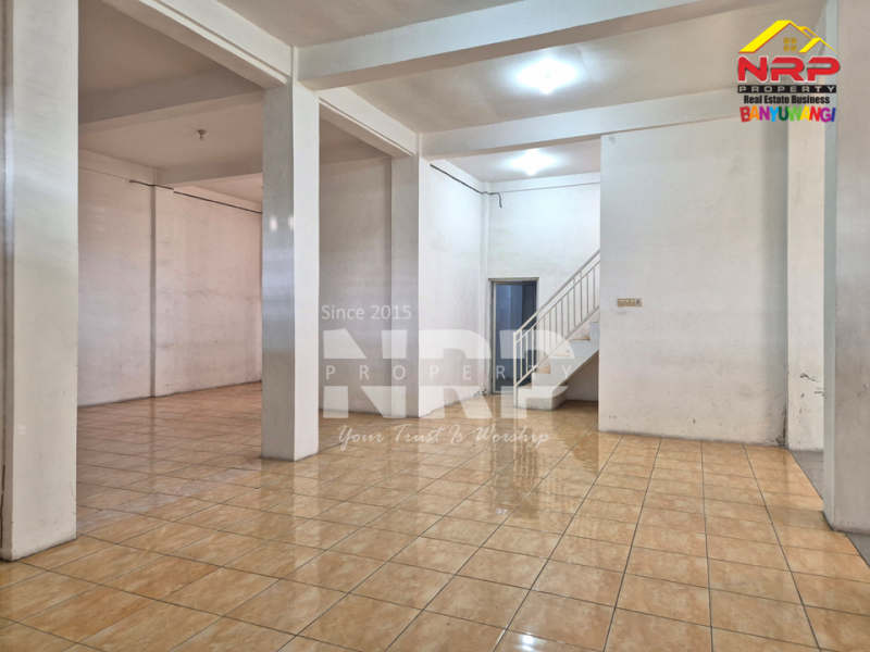 DIJUAL Ruko Ready 3 Ruko Siap Pakai di Benculuk - Banyuwangi  DIJUAL RUKO MURAH BANGET DI BENCULUK CLURING BANYUWANGI DIJUAL/DISEWAKAN Ready 3 Ruko Siap Pakai di Benculuk - Banyuwangi&nbsp;
Peluang usaha di pusat bisnis Benculuk, Dekat dengan pasar benculuk, Dekat dengan NRP BANYUWANGI