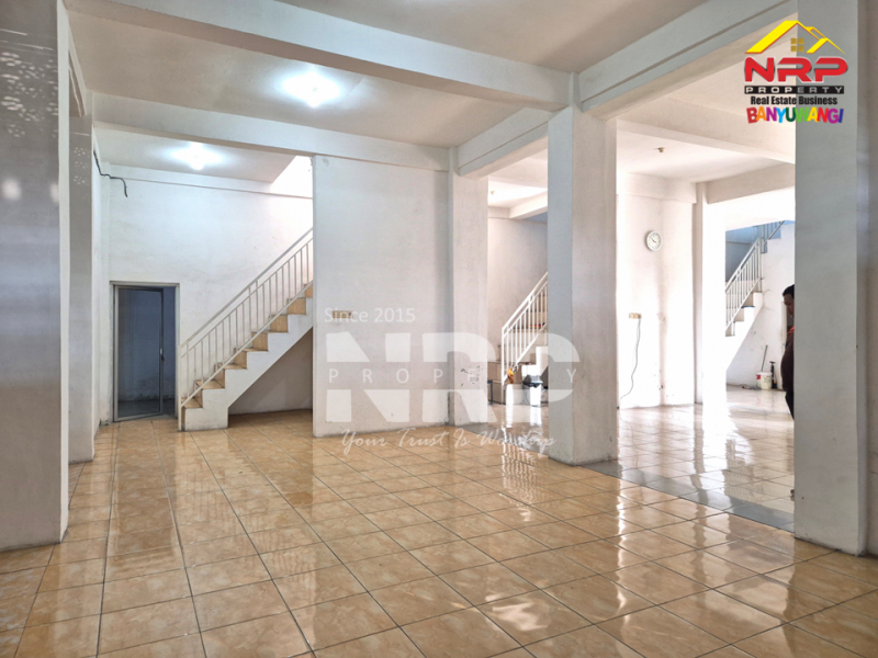 DIJUAL Ruko Ready 3 Ruko Siap Pakai di Benculuk - Banyuwangi  DIJUAL RUKO MURAH BANGET DI BENCULUK CLURING BANYUWANGI DIJUAL/DISEWAKAN Ready 3 Ruko Siap Pakai di Benculuk - Banyuwangi&nbsp;
Peluang usaha di pusat bisnis Benculuk, Dekat dengan pasar benculuk, Dekat dengan NRP BANYUWANGI