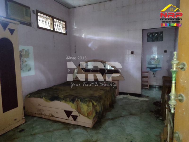 DIJUAL RUKO + RUMAH TUA 3 lantai di TEMBOKREJO, MUNCAR BANYUWANGI  DIJUAL RUKO Murah di TEMBOKREJO, MUNCAR BANYUWANGI  DIJUAL RUKO + RUMAH TUA 3 lantai di TEMBOKREJO, MUNCAR BANYUWANGI&nbsp;
Kesempatan punya aset di kawasan ramai!Berlokasi di Tembokrejo &ndash; Muncar, NRP BANYUWANGI