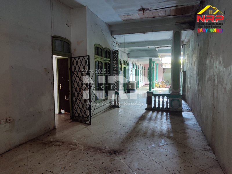 DIJUAL RUKO + RUMAH TUA 3 lantai di TEMBOKREJO, MUNCAR BANYUWANGI  DIJUAL RUKO Murah di TEMBOKREJO, MUNCAR BANYUWANGI  DIJUAL RUKO + RUMAH TUA 3 lantai di TEMBOKREJO, MUNCAR BANYUWANGI&nbsp;
Kesempatan punya aset di kawasan ramai!Berlokasi di Tembokrejo &ndash; Muncar, NRP BANYUWANGI