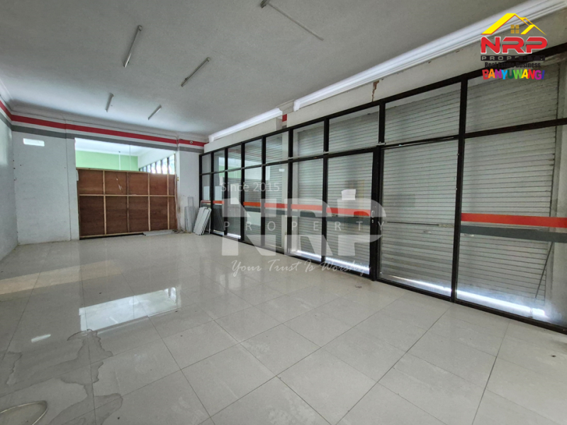 Dijual Ruko Sangat Murah di Kalipuro Asri - Banyuwangi   Dijual Ruko Sangat Murah di Kalipuro Asri - Banyuwangi   Dijual Ruko Sangat Murah di Kalipuro Asri - Banyuwangi&nbsp;&nbsp;
Lokasi sangat strategis di kawasan Perumnas Banyuwangi
50 meter dari Jl. Joyoboyo - NRP BANYUWANGI