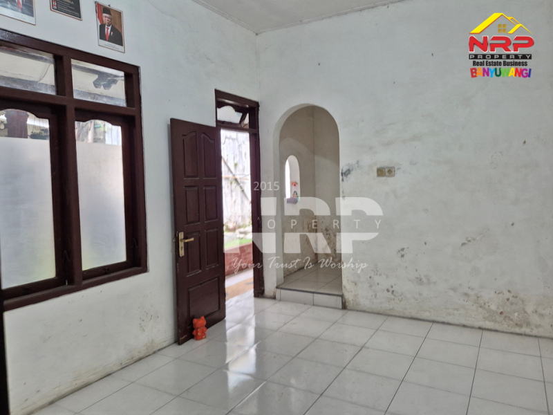 Dijual Ruko Sangat Prospek di Genteng - Banyuwangi  Dijual Ruko Sangat Prospek di Genteng - Banyuwangi  Dijual Ruko Sangat Prospek di Genteng - Banyuwangi&nbsp;
Berdekatan dengan Swalayan dan Mall ternama di Genteng, Kawasan ramai dekat dengan NRP BANYUWANGI