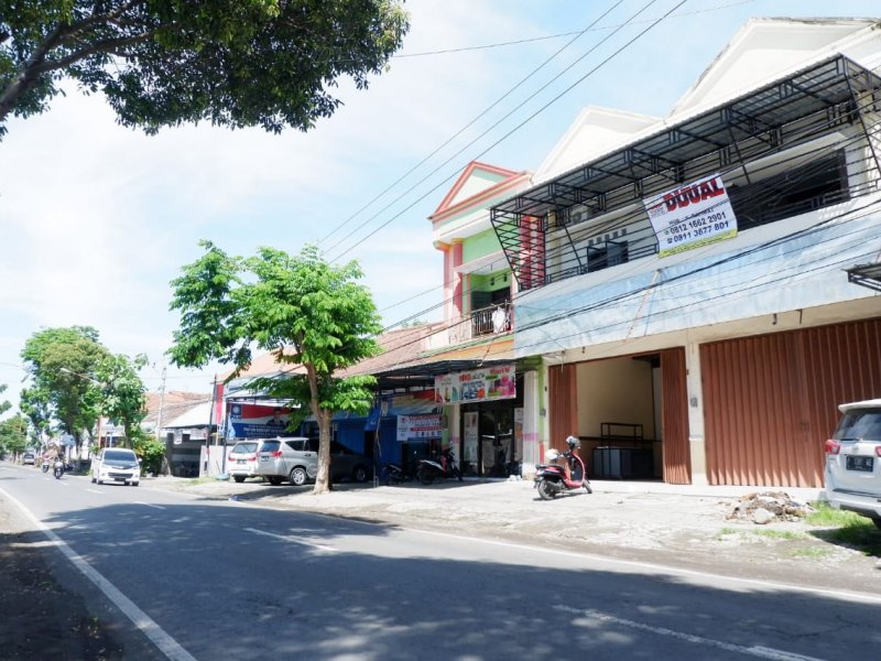Dijual Ruko Startegis di 0 Jalan Kepiting - Banyuwangi Dijual Ruko Startegis di 0 Jalan Kepiting - Banyuwangi Dijual Ruko Startegis di 0 Jalan Kepiting - Banyuwangi. Lokasi Ruko di Area&nbsp; Pertokoan Produktif Cocok Untuk Ruang Usaha. Dekat Fasilitas Pendidilan, NRP BANYUWANGI