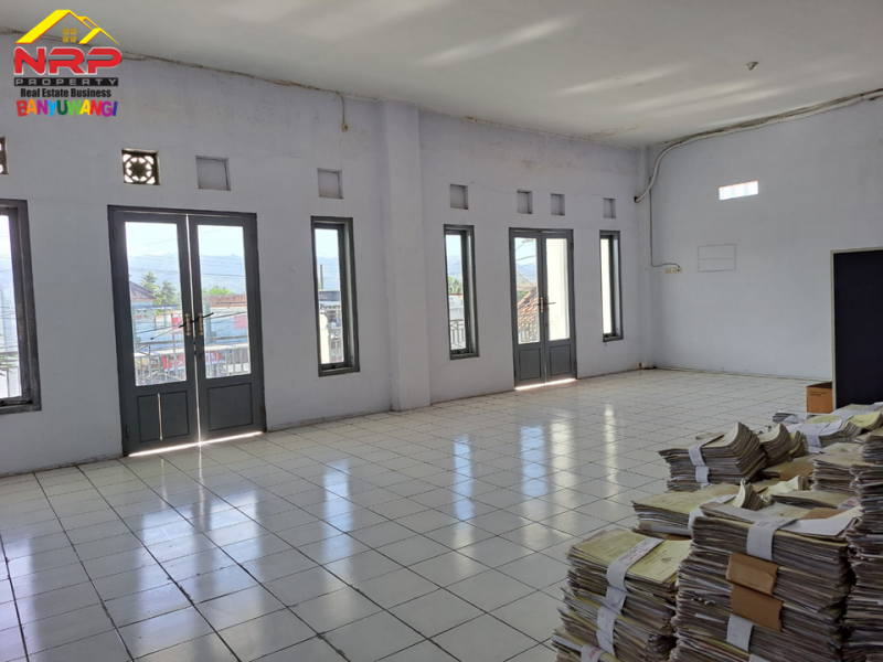 Dijual Ruko Strategis 2 Lantai Di Tepi Jl. Ketapang - Banyuwangi Dijual Ruko Strategis 2 Lantai Di Tepi Jl. Ketapang - Banyuwangi Dijual Ruko Strategis 2 Lantai Di Tepi Jl. Ketapang - Banyuwangi
Lokasi di 0 Jalan Utama Ketapang - Situbondo
Cocok untuk Perkantoran, Perbankan, atau NRP BANYUWANGI