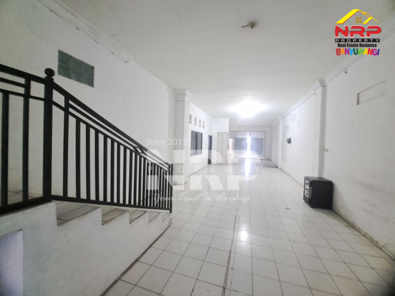 Dijual Ruko Strategis 2 Lantai Di Tepi Jl. Ketapang - Banyuwangi Dijual Ruko Strategis 2 Lantai Di Tepi Jl. Ketapang - Banyuwangi Dijual Ruko Strategis 2 Lantai Di Tepi Jl. Ketapang - Banyuwangi
Lokasi di 0 Jalan Utama Ketapang - Situbondo
Cocok untuk Perkantoran, Perbankan, atau NRP BANYUWANGI