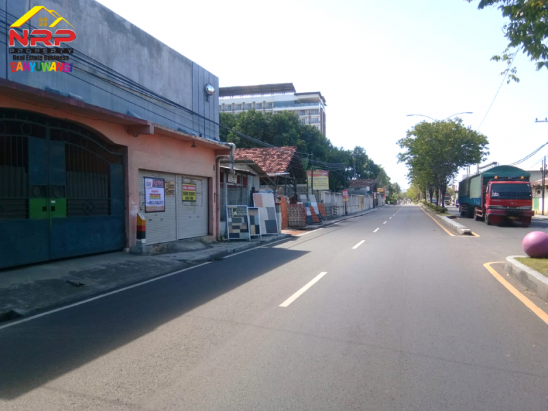 Dijual RUKO Strategis di 0 KM Jln. Yos Sudarso No. 65  - Banyuwangi Dijual RUKO Strategis di 0 KM Jln. Yos Sudarso No. 65  - Banyuwangi Dijual RUKO Strategis di 0 KM Jln. Yos Sudarso No. 65&nbsp; - Banyuwangi
Sangat Cocok untuk ruang usaha toko, waralaba, Ekspedisi, Bengkel , Showrom dll. 50 NRP BANYUWANGI