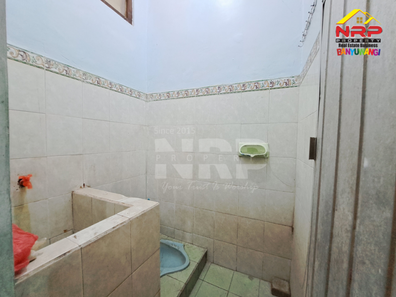 Dijual Rumah 1,5 Lantai di Perum. Sukowidi - Banyuwangi  Dijual rumah 200 jutaan di banyuwangi  Dijual Rumah 1,5 Lantai di Perum. Sukowidi - Banyuwangi&nbsp;
Berada di sebelah Hotel Ilira Banyuwangi. Akes Jl. Yos Sudarso, Klatak - NRP BANYUWANGI