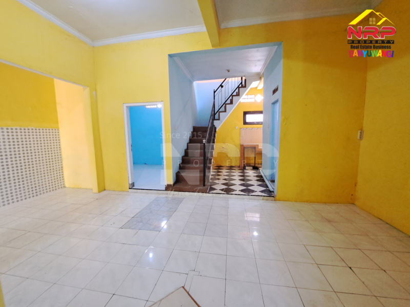 Dijual Rumah 1,5 Lantai di Perum. Sukowidi - Banyuwangi  Dijual rumah 200 jutaan di banyuwangi  Dijual Rumah 1,5 Lantai di Perum. Sukowidi - Banyuwangi&nbsp;
Berada di sebelah Hotel Ilira Banyuwangi. Akes Jl. Yos Sudarso, Klatak - NRP BANYUWANGI