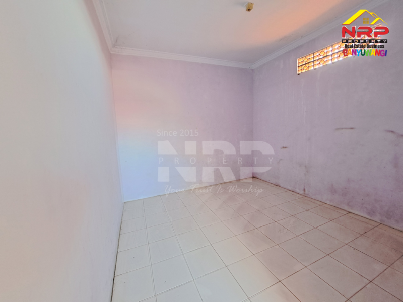 Dijual Rumah 1,5 Lantai di Perum. Sukowidi - Banyuwangi  Dijual rumah 200 jutaan di banyuwangi  Dijual Rumah 1,5 Lantai di Perum. Sukowidi - Banyuwangi&nbsp;
Berada di sebelah Hotel Ilira Banyuwangi. Akes Jl. Yos Sudarso, Klatak - NRP BANYUWANGI