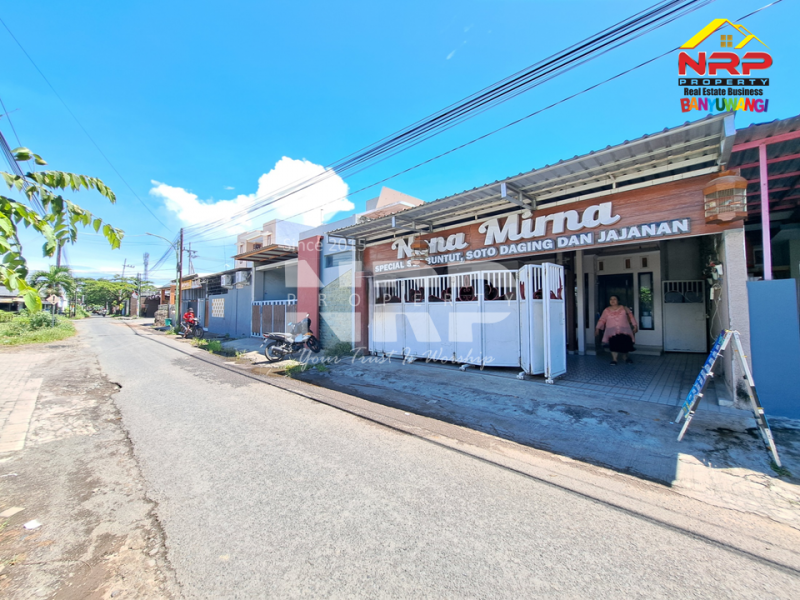 Dijual rumah 1,5 lantai di Sobo - Banyuwangi  Dijual rumah 1,5 lantai di Sobo - Banyuwangi  Cari rumah di lokasi yang dekat pusat kota, akses mudah, dan lingkungan nyaman?
Rumah ini bisa jadi pilihan terbaik untuk hunian keluargamu
Dijual rumah 1,5 NRP BANYUWANGI