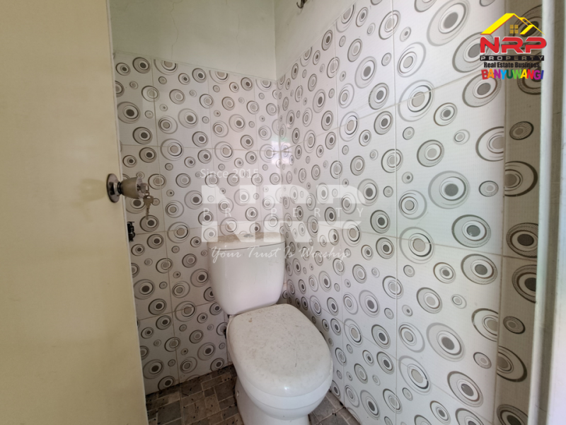 Dijual rumah 1,5 lantai di Sobo - Banyuwangi  Dijual rumah 1,5 lantai di Sobo - Banyuwangi  Cari rumah di lokasi yang dekat pusat kota, akses mudah, dan lingkungan nyaman?
Rumah ini bisa jadi pilihan terbaik untuk hunian keluargamu
Dijual rumah 1,5 NRP BANYUWANGI
