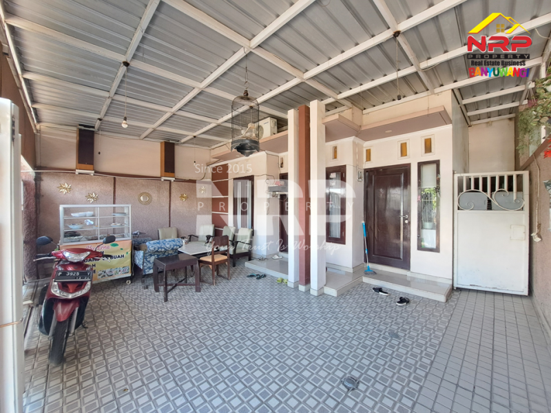 Dijual rumah 1,5 lantai di Sobo - Banyuwangi  Dijual rumah 1,5 lantai di Sobo - Banyuwangi  Cari rumah di lokasi yang dekat pusat kota, akses mudah, dan lingkungan nyaman?
Rumah ini bisa jadi pilihan terbaik untuk hunian keluargamu
Dijual rumah 1,5 NRP BANYUWANGI