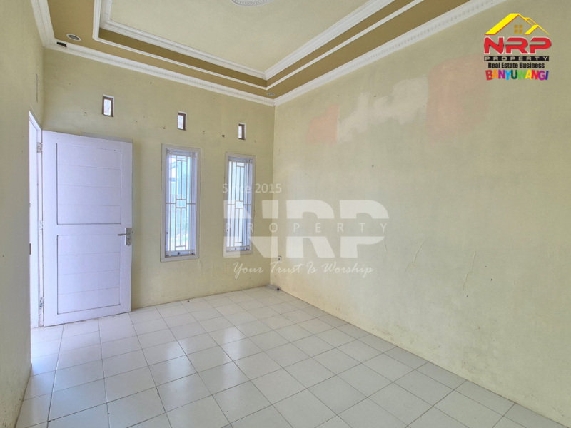 Dijual Rumah 1,5 Lantai di Taman Puring Asri - Banyuwangi  Dijual Rumah 1,5 Lantai di Taman Puring Asri - Banyuwangi  Dijual Rumah 1,5 Lantai di Taman Puring Asri - Banyuwangi&nbsp;
Hunian murah strategis di Banyuwangi Kota.

LT/LB : 98/80 M2 SHM

Fasilitas : Ruang Tamu, NRP BANYUWANGI