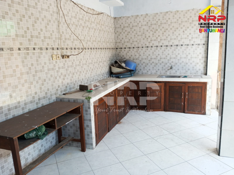 Dijual Rumah 1,5 Lantai di tepi Jl. Gatot Subroto, Bulusan - Banyuwangi  Dijual Rumah 1,5 Lantai di tepi Jl. Gatot Subroto, Bulusan - Banyuwangi  Dijual Rumah 1,5 Lantai di tepi Jl. Gatot Subroto, Bulusan - Banyuwangi&nbsp;
Hunian yang bisa juga digunakan untuk ruang usaha. Cocok banget untuk kamu yang NRP BANYUWANGI