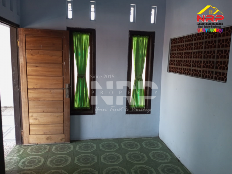 Dijual Rumah 1,5 Lantai di tepi Jl. Gatot Subroto, Bulusan - Banyuwangi  Dijual Rumah 1,5 Lantai di tepi Jl. Gatot Subroto, Bulusan - Banyuwangi  Dijual Rumah 1,5 Lantai di tepi Jl. Gatot Subroto, Bulusan - Banyuwangi&nbsp;
Hunian yang bisa juga digunakan untuk ruang usaha. Cocok banget untuk kamu yang NRP BANYUWANGI