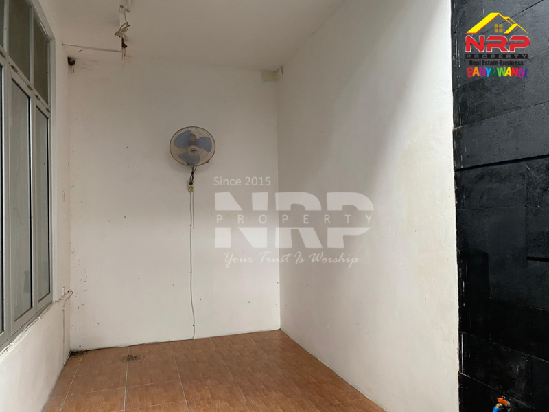 Dijual Rumah 1,5 Lantai Siap Huni di Gardenia Estate Banyuwangi Dijual Rumah 1,5 Lantai Siap Huni di Gardenia Estate Banyuwangi Dijual Rumah 1,5 Lantai Siap Huni di Gardenia Estate Banyuwangi
Hunian Elit Pusat Kota Dengan Lingkungan Aman, Nyaman dan Asri.&nbsp;
Dengan nilai investasi NRP BANYUWANGI