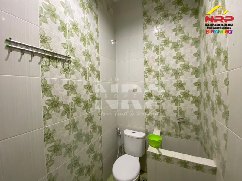Dijual Rumah 1,5 Lantai Siap Huni di Gardenia Estate Banyuwangi Dijual Rumah 1,5 Lantai Siap Huni di Gardenia Estate Banyuwangi Dijual Rumah 1,5 Lantai Siap Huni di Gardenia Estate Banyuwangi
Hunian Elit Pusat Kota Dengan Lingkungan Aman, Nyaman dan Asri.&nbsp;
Dengan nilai investasi NRP BANYUWANGI