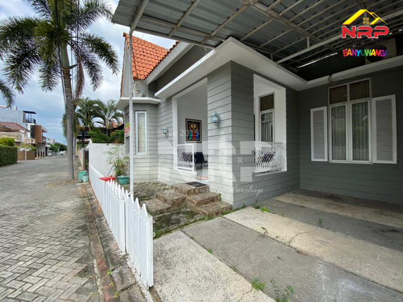 Dijual Rumah 1,5 Lantai Siap Huni di Gardenia Estate Banyuwangi Dijual Rumah 1,5 Lantai Siap Huni di Gardenia Estate Banyuwangi Dijual Rumah 1,5 Lantai Siap Huni di Gardenia Estate Banyuwangi
Hunian Elit Pusat Kota Dengan Lingkungan Aman, Nyaman dan Asri.&nbsp;
Dengan nilai investasi NRP BANYUWANGI