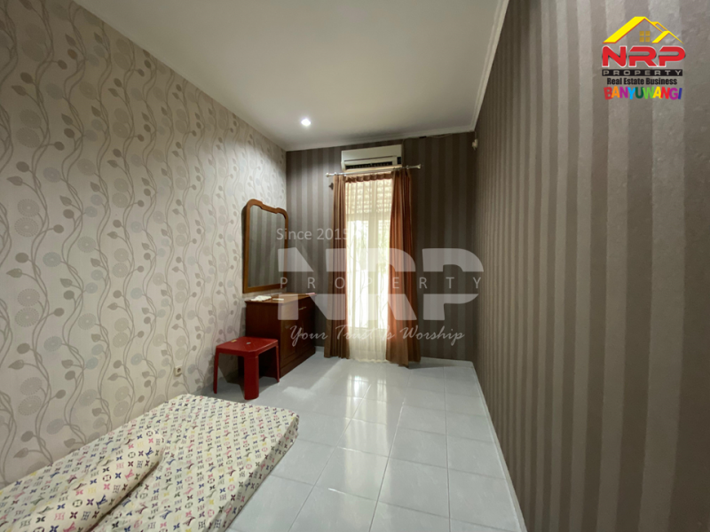 Dijual Rumah 1,5 Lantai Siap Huni di Gardenia Estate Banyuwangi Dijual Rumah 1,5 Lantai Siap Huni di Gardenia Estate Banyuwangi Dijual Rumah 1,5 Lantai Siap Huni di Gardenia Estate Banyuwangi
Hunian Elit Pusat Kota Dengan Lingkungan Aman, Nyaman dan Asri.&nbsp;
Dengan nilai investasi NRP BANYUWANGI