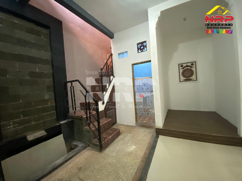 Dijual Rumah 1,5 lantai Siap Huni di Kawasan Perumahan di Kebalenan - Banyuwangi Dijual rumah murah di perum elit banyuwangi  Dijual Rumah 1,5 lantai Siap Huni di Kawasan Perumahan di Kebalenan - Banyuwangi
Perumahan Exclusive Pusat Kota dengan Lingkungan Aman dan Nyaman
Keamanan 24 NRP BANYUWANGI