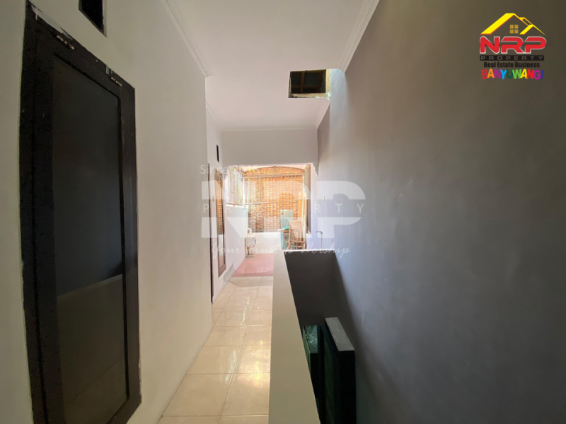 Dijual Rumah 1,5 lantai Siap Huni di Kawasan Perumahan di Kebalenan - Banyuwangi Dijual rumah murah di perum elit banyuwangi  Dijual Rumah 1,5 lantai Siap Huni di Kawasan Perumahan di Kebalenan - Banyuwangi
Perumahan Exclusive Pusat Kota dengan Lingkungan Aman dan Nyaman
Keamanan 24 NRP BANYUWANGI