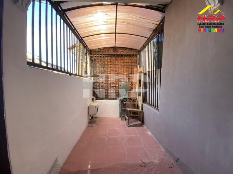 Dijual Rumah 1,5 lantai Siap Huni di Kawasan Perumahan di Kebalenan - Banyuwangi Dijual rumah murah di perum elit banyuwangi  Dijual Rumah 1,5 lantai Siap Huni di Kawasan Perumahan di Kebalenan - Banyuwangi
Perumahan Exclusive Pusat Kota dengan Lingkungan Aman dan Nyaman
Keamanan 24 NRP BANYUWANGI