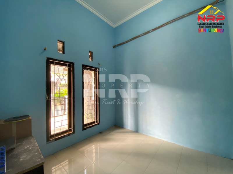 Dijual Rumah 1,5 lantai Siap Huni di Kawasan Perumahan di Kebalenan - Banyuwangi Dijual rumah murah di perum elit banyuwangi  Dijual Rumah 1,5 lantai Siap Huni di Kawasan Perumahan di Kebalenan - Banyuwangi
Perumahan Exclusive Pusat Kota dengan Lingkungan Aman dan Nyaman
Keamanan 24 NRP BANYUWANGI