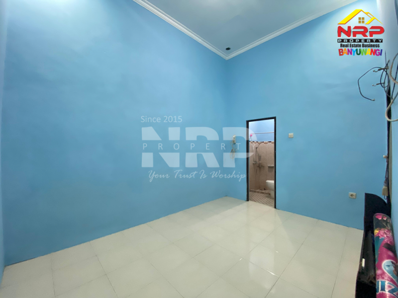 Dijual Rumah 1,5 lantai Siap Huni di Kawasan Perumahan di Kebalenan - Banyuwangi Dijual rumah murah di perum elit banyuwangi  Dijual Rumah 1,5 lantai Siap Huni di Kawasan Perumahan di Kebalenan - Banyuwangi
Perumahan Exclusive Pusat Kota dengan Lingkungan Aman dan Nyaman
Keamanan 24 NRP BANYUWANGI