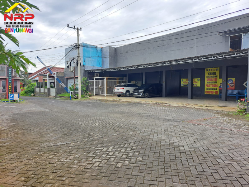 Dijual Rumah 2 Lantai  + Usaha Karaoke Keluarga di Depan Hotel Kokoon - Banyuwangi  Dijual Rumah 2 Lantai  + Usaha Karaoke Keluarga di Depan Hotel Kokoon - Banyuwangi  Dijual Rumah 2 Lantai&nbsp; + Usaha Karaoke Keluarga di Depan Hotel Kokoon - Banyuwangi&nbsp;
Lokasi Sangat Strategis di Lingkungan yang Sedang Berkembang. NRP BANYUWANGI