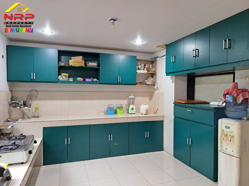 Dijual Rumah 2 Lantai  + Usaha Karaoke Keluarga di Depan Hotel Kokoon - Banyuwangi  Dijual Rumah 2 Lantai  + Usaha Karaoke Keluarga di Depan Hotel Kokoon - Banyuwangi  Dijual Rumah 2 Lantai&nbsp; + Usaha Karaoke Keluarga di Depan Hotel Kokoon - Banyuwangi&nbsp;
Lokasi Sangat Strategis di Lingkungan yang Sedang Berkembang. NRP BANYUWANGI