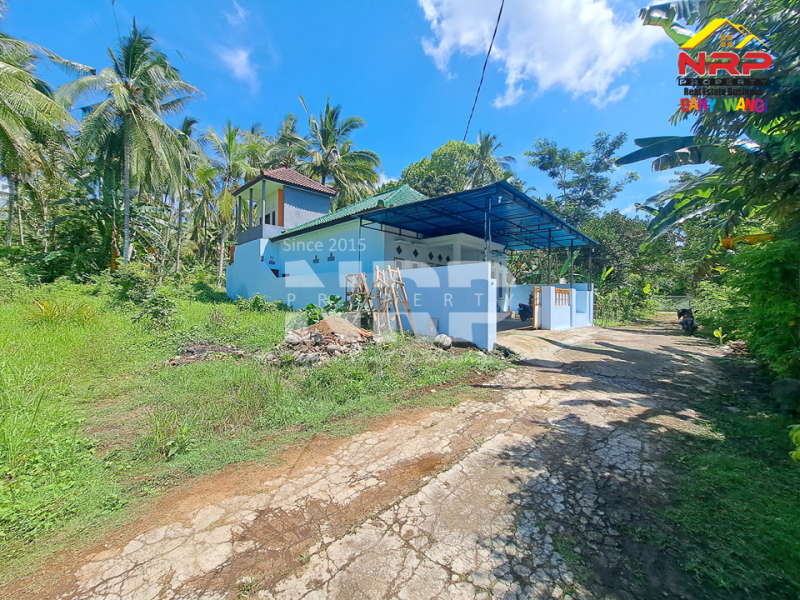 Dijual Rumah 2 Lantai Dengan Kolam Renang di Desa Kelir - Banyuwangi  Dijual Rumah 2 Lantai Dengan Kolam Renang di Desa Kelir - Banyuwangi  Dijual Rumah 2 Lantai Dengan Kolam Renang di Desa Kelir - Banyuwangi&nbsp;
40 Meter dari Jl. Desa Kelir, Rumah Siap Huni dengan lingkungan pedesaan yang masih NRP BANYUWANGI