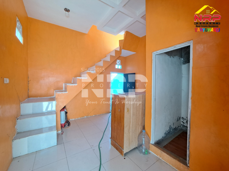 Dijual Rumah 2 Lantai Dengan Kolam Renang di Desa Kelir - Banyuwangi  Dijual Rumah 2 Lantai Dengan Kolam Renang di Desa Kelir - Banyuwangi  Dijual Rumah 2 Lantai Dengan Kolam Renang di Desa Kelir - Banyuwangi&nbsp;
40 Meter dari Jl. Desa Kelir, Rumah Siap Huni dengan lingkungan pedesaan yang masih NRP BANYUWANGI
