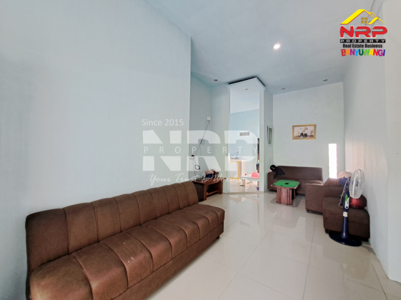 Dijual Rumah 2 Lantai Dengan Kolam Renang di Desa Kelir - Banyuwangi  Dijual Rumah 2 Lantai Dengan Kolam Renang di Desa Kelir - Banyuwangi  Dijual Rumah 2 Lantai Dengan Kolam Renang di Desa Kelir - Banyuwangi&nbsp;
40 Meter dari Jl. Desa Kelir, Rumah Siap Huni dengan lingkungan pedesaan yang masih NRP BANYUWANGI