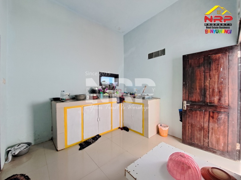 Dijual Rumah 2 Lantai Dengan Kolam Renang di Desa Kelir - Banyuwangi  Dijual Rumah 2 Lantai Dengan Kolam Renang di Desa Kelir - Banyuwangi  Dijual Rumah 2 Lantai Dengan Kolam Renang di Desa Kelir - Banyuwangi&nbsp;
40 Meter dari Jl. Desa Kelir, Rumah Siap Huni dengan lingkungan pedesaan yang masih NRP BANYUWANGI