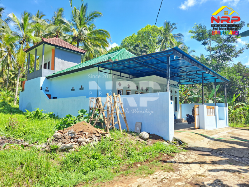 Dijual Rumah 2 Lantai Dengan Kolam Renang di Desa Kelir - Banyuwangi  Dijual Rumah 2 Lantai Dengan Kolam Renang di Desa Kelir - Banyuwangi  Dijual Rumah 2 Lantai Dengan Kolam Renang di Desa Kelir - Banyuwangi&nbsp;
40 Meter dari Jl. Desa Kelir, Rumah Siap Huni dengan lingkungan pedesaan yang masih NRP BANYUWANGI