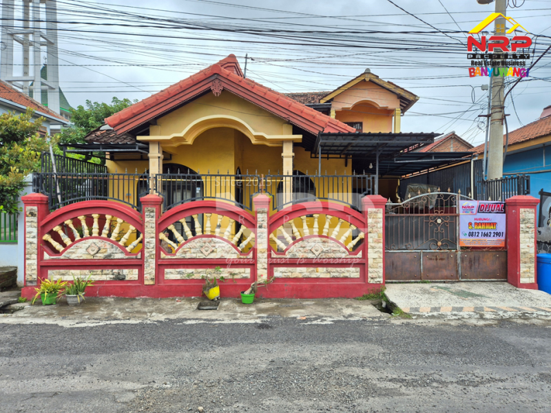 Dijual Rumah 2 Lantai di Jl. Ikan Hiu, Kertosari - Banyuwangi Dijual Rumah 2 Lantai di Jl. Ikan Hiu, Kertosari - Banyuwangi Dijual Rumah 2 Lantai di Jl. Ikan Hiu, Kertosari - Banyuwangi&nbsp;
Terletak di kawasan bisnis aktif, ramai dan padat penduduk. Akses 100 Meter dari Jln. NRP BANYUWANGI
