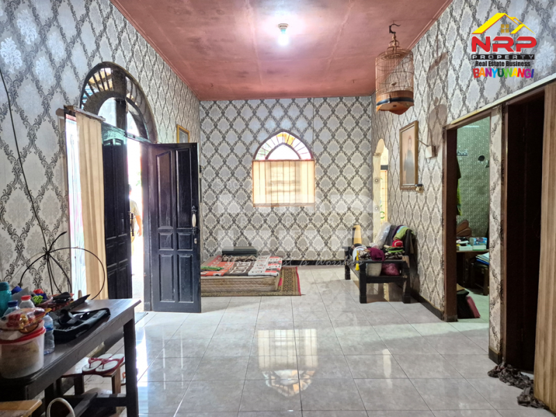Dijual Rumah 2 Lantai di Jl. Ikan Hiu, Kertosari - Banyuwangi Dijual Rumah 2 Lantai di Jl. Ikan Hiu, Kertosari - Banyuwangi Dijual Rumah 2 Lantai di Jl. Ikan Hiu, Kertosari - Banyuwangi&nbsp;
Terletak di kawasan bisnis aktif, ramai dan padat penduduk. Akses 100 Meter dari Jln. NRP BANYUWANGI