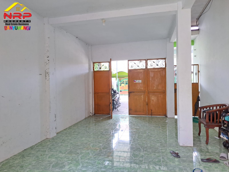 Dijual  Rumah 2 Lantai di Jln. Pajajaran  - Banyuwangi Dijual  Rumah 2 Lantai di Jln. Pajajaran  - Banyuwangi Dijual&nbsp; Rumah 2 Lantai di Jln. Pajajaran&nbsp; - Banyuwangi
Lokasi berada di Pusat Kota Banyuwangi
Dekat dengan Faslitas Pendidikan, Perbelanjaan dan NRP BANYUWANGI