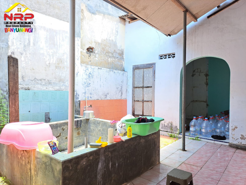 Dijual  Rumah 2 Lantai di Jln. Pajajaran  - Banyuwangi Dijual  Rumah 2 Lantai di Jln. Pajajaran  - Banyuwangi Dijual&nbsp; Rumah 2 Lantai di Jln. Pajajaran&nbsp; - Banyuwangi
Lokasi berada di Pusat Kota Banyuwangi
Dekat dengan Faslitas Pendidikan, Perbelanjaan dan NRP BANYUWANGI