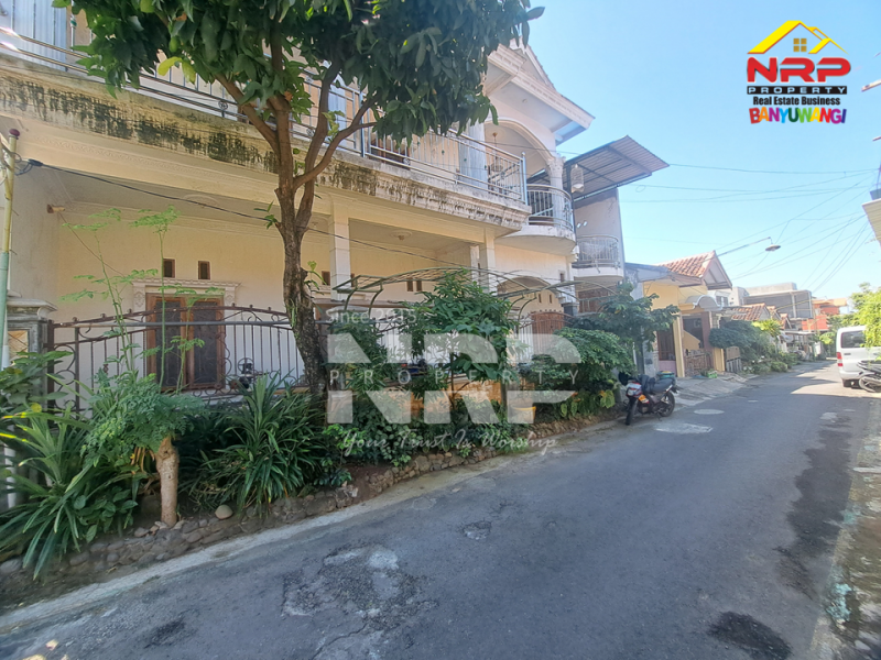 Dijual Rumah 2 Lantai di Kalirejo Banyuwangi  Dijual Rumah 2 Lantai di Kalirejo Banyuwangi  Dijual Rumah 2 Lantai di Kalirejo Banyuwangi&nbsp;
Dekat dari RSI Fatimah Banyuwangi. Cocok untuk investasi jangka panjang atau hunian pribadi

Luas Tanah : NRP BANYUWANGI