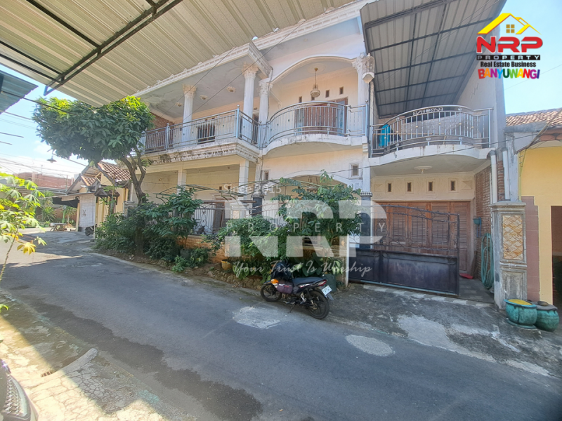 Dijual Rumah 2 Lantai di Kalirejo Banyuwangi  Dijual Rumah 2 Lantai di Kalirejo Banyuwangi  Dijual Rumah 2 Lantai di Kalirejo Banyuwangi&nbsp;
Dekat dari RSI Fatimah Banyuwangi. Cocok untuk investasi jangka panjang atau hunian pribadi

Luas Tanah : NRP BANYUWANGI
