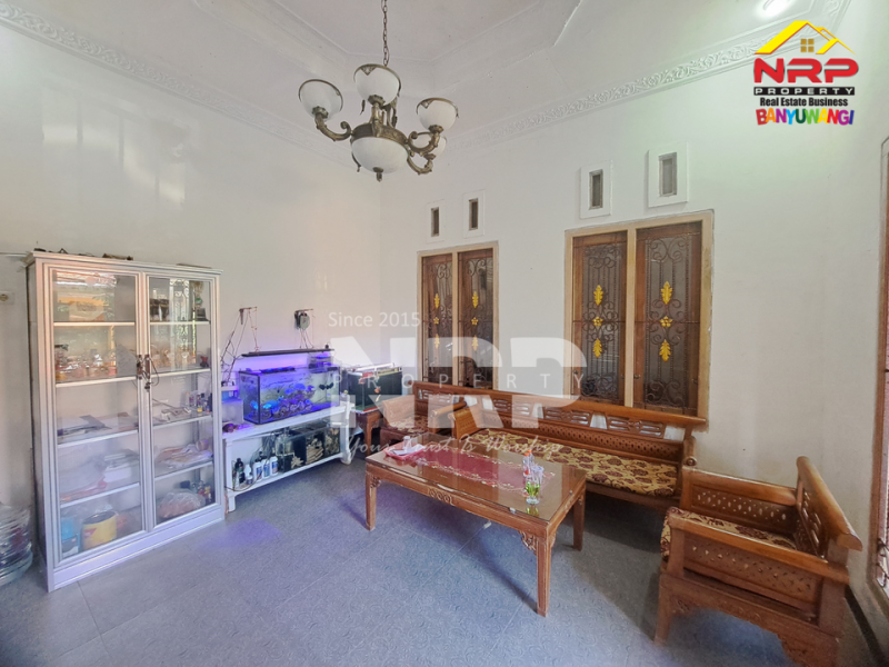 Dijual Rumah 2 Lantai di Kalirejo Banyuwangi  Dijual Rumah 2 Lantai di Kalirejo Banyuwangi  Dijual Rumah 2 Lantai di Kalirejo Banyuwangi&nbsp;
Dekat dari RSI Fatimah Banyuwangi. Cocok untuk investasi jangka panjang atau hunian pribadi

Luas Tanah : NRP BANYUWANGI