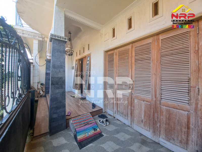 Dijual Rumah 2 Lantai di Kalirejo Banyuwangi  Dijual Rumah 2 Lantai di Kalirejo Banyuwangi  Dijual Rumah 2 Lantai di Kalirejo Banyuwangi&nbsp;
Dekat dari RSI Fatimah Banyuwangi. Cocok untuk investasi jangka panjang atau hunian pribadi

Luas Tanah : NRP BANYUWANGI