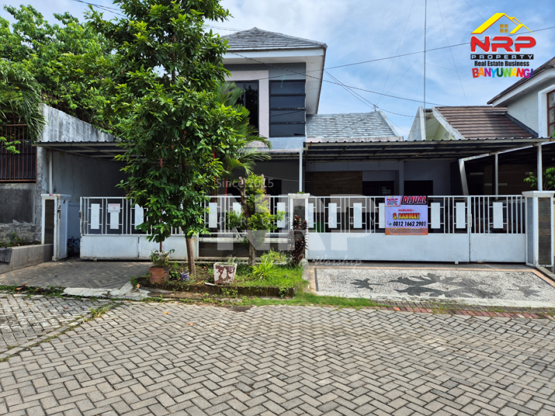 Dijual Rumah Luas di Perum. Mendut Regency - Banyuwangi  Dijual rumah luas murah di Perum. Mendut Regency Banyuwangi  Dijual Rumah 2 Lantai di Perum. Mendut Regency - Banyuwangi&nbsp;
Hunian Exclusive terletak di Kawasan Perumahan Elit di Pusat Kota Banyuwangi

Luas Tanah : NRP BANYUWANGI