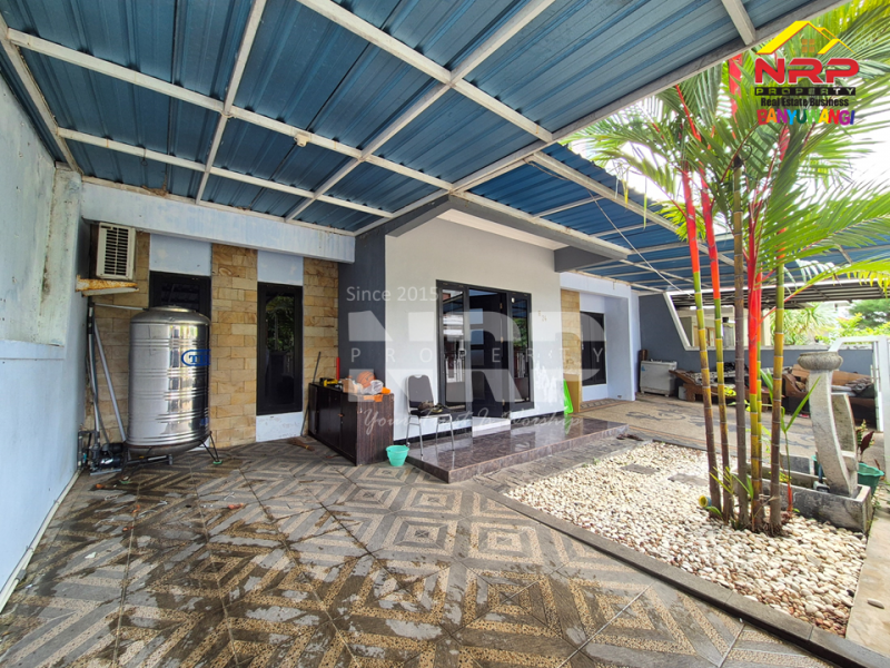 Dijual Rumah Luas di Perum. Mendut Regency - Banyuwangi  Dijual rumah luas murah di Perum. Mendut Regency Banyuwangi  Dijual Rumah 2 Lantai di Perum. Mendut Regency - Banyuwangi&nbsp;
Hunian Exclusive terletak di Kawasan Perumahan Elit di Pusat Kota Banyuwangi

Luas Tanah : NRP BANYUWANGI