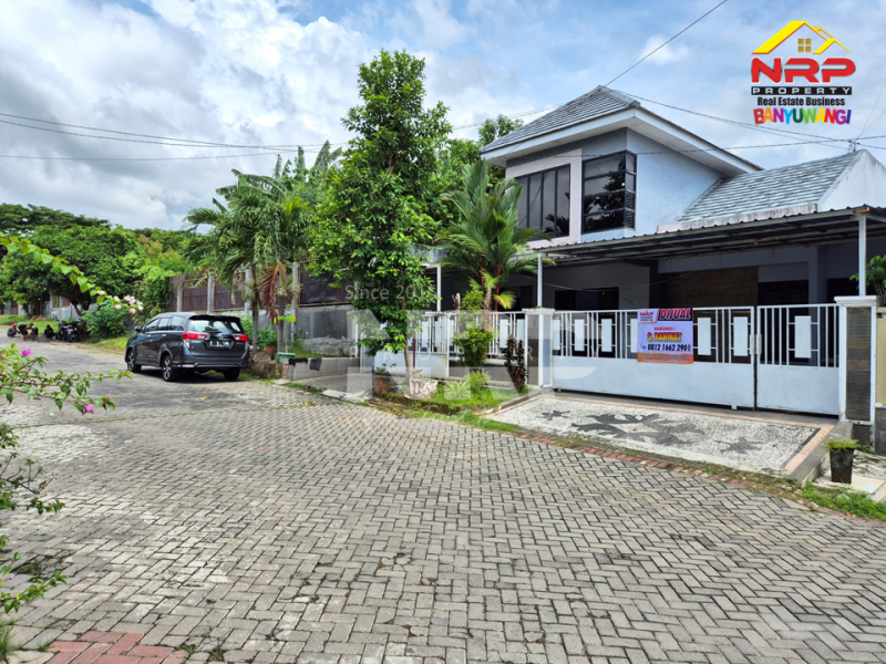 Dijual Rumah Luas di Perum. Mendut Regency - Banyuwangi  Dijual rumah luas murah di Perum. Mendut Regency Banyuwangi  Dijual Rumah 2 Lantai di Perum. Mendut Regency - Banyuwangi&nbsp;
Hunian Exclusive terletak di Kawasan Perumahan Elit di Pusat Kota Banyuwangi

Luas Tanah : NRP BANYUWANGI