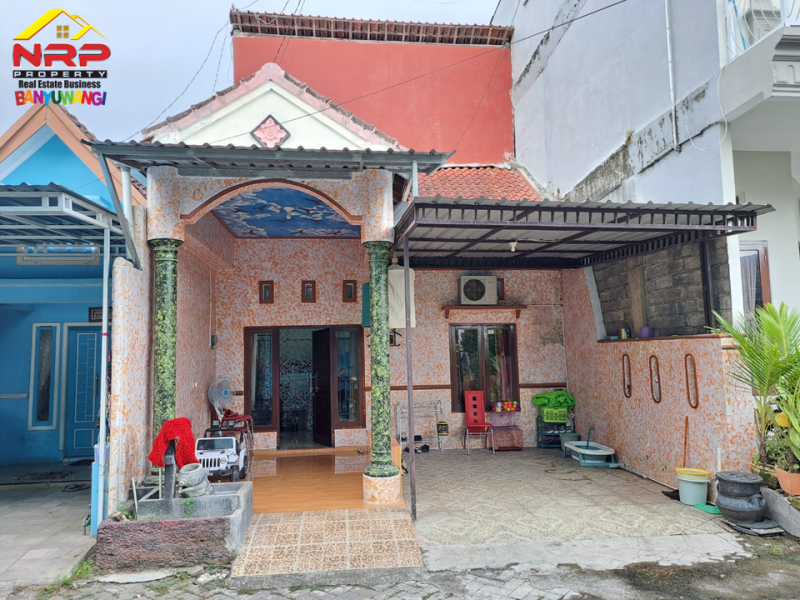 Dijual Rumah 2 Lantai di Perum. Persada , Kertosari - Banyuwangi  Dijual Rumah 2 Lantai di Perum. Persada , Kertosari - Banyuwangi  Dijual Rumah 2 Lantai di Perum. Persada , Kertosari - Banyuwangi&nbsp;
Hunian Minimalis berada di Pusat Kota Banyuwangi&nbsp;
Dekat dengan centra bisnis dan NRP BANYUWANGI