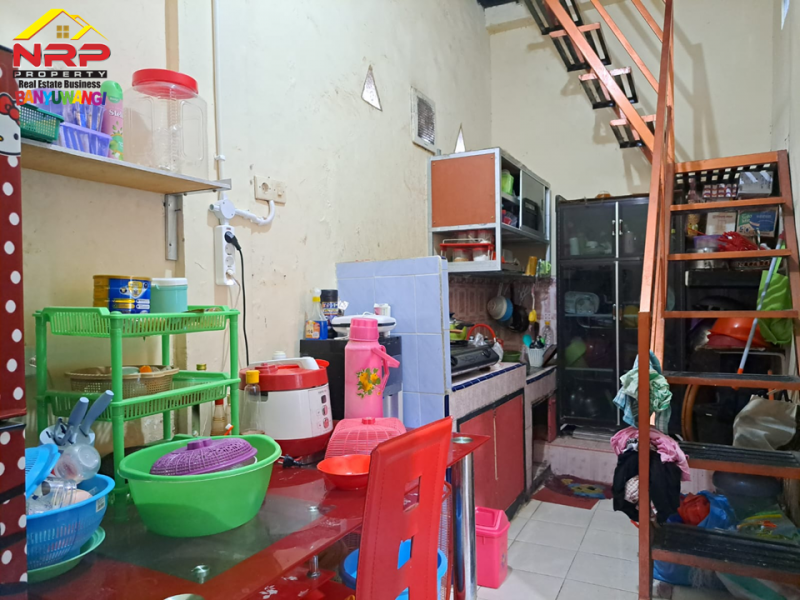 Dijual Rumah 2 Lantai di Perum. Persada , Kertosari - Banyuwangi  Dijual Rumah 2 Lantai di Perum. Persada , Kertosari - Banyuwangi  Dijual Rumah 2 Lantai di Perum. Persada , Kertosari - Banyuwangi&nbsp;
Hunian Minimalis berada di Pusat Kota Banyuwangi&nbsp;
Dekat dengan centra bisnis dan NRP BANYUWANGI